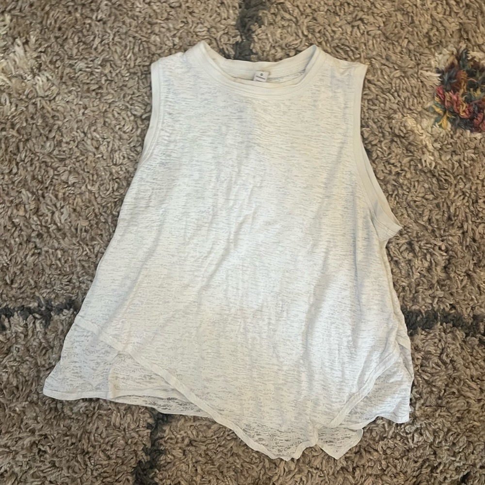 white lululemon tank top